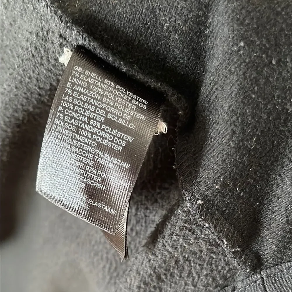 The North Face Black Performance Jacket for Versatile Outdoor Use